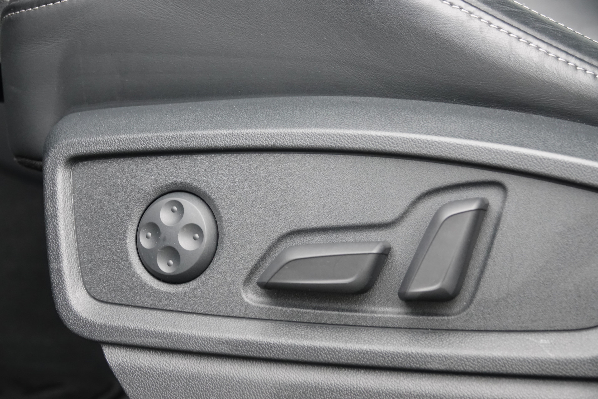 tweedehands Audi Q5 55 TFSI e quattro Competition | Pano | RS-Zetels | B&O | ACC | 360 | 22 Inch | Trekhaak |  – beschikbaar bij Van de Velde Auto’s