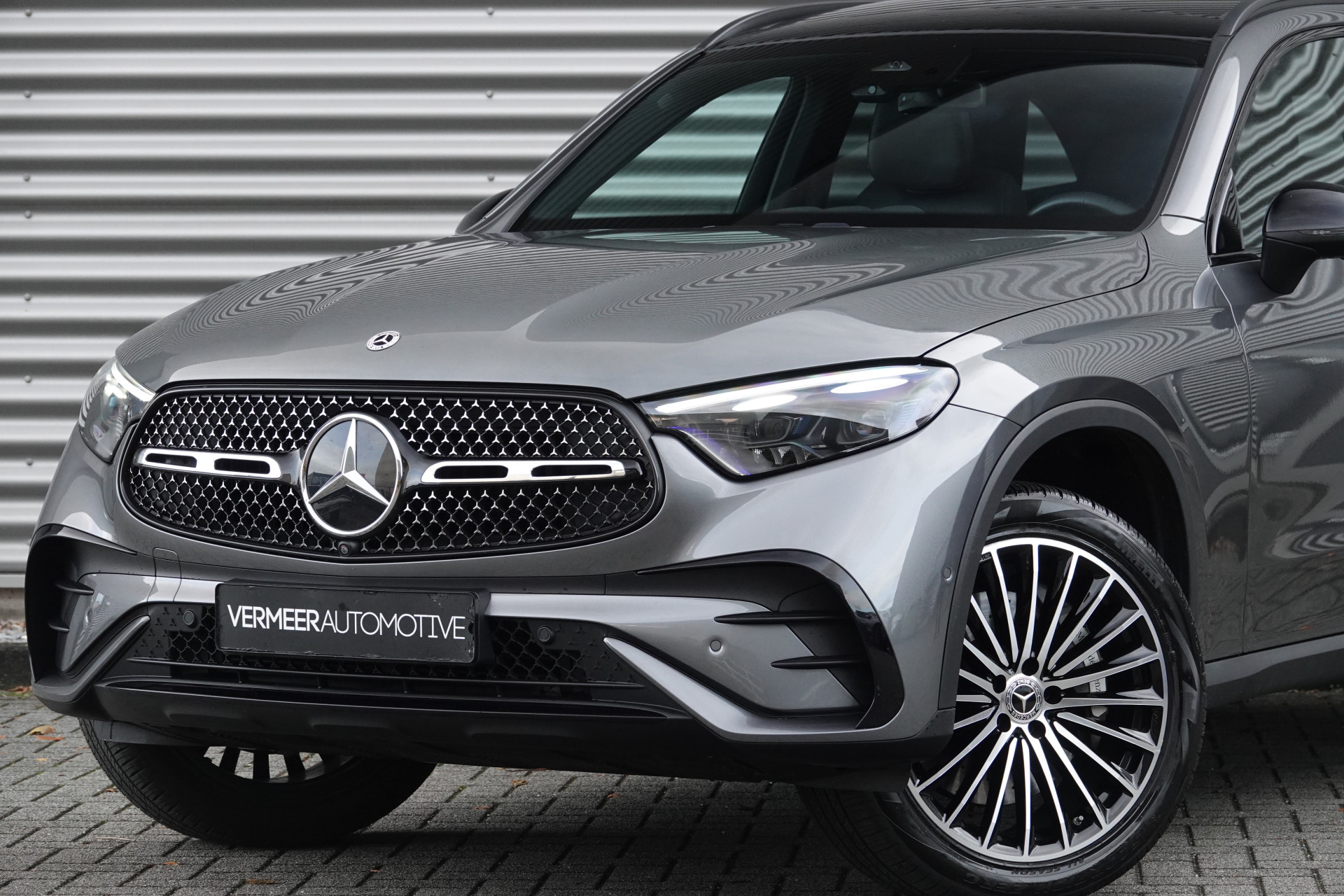 tweedehands Mercedes-Benz GLC 300e 4MATIC AMG Line | Pano | Burmester | Trekhaak | Night Pakket | 360 | Memory |  – beschikbaar bij Van de Velde Auto’s