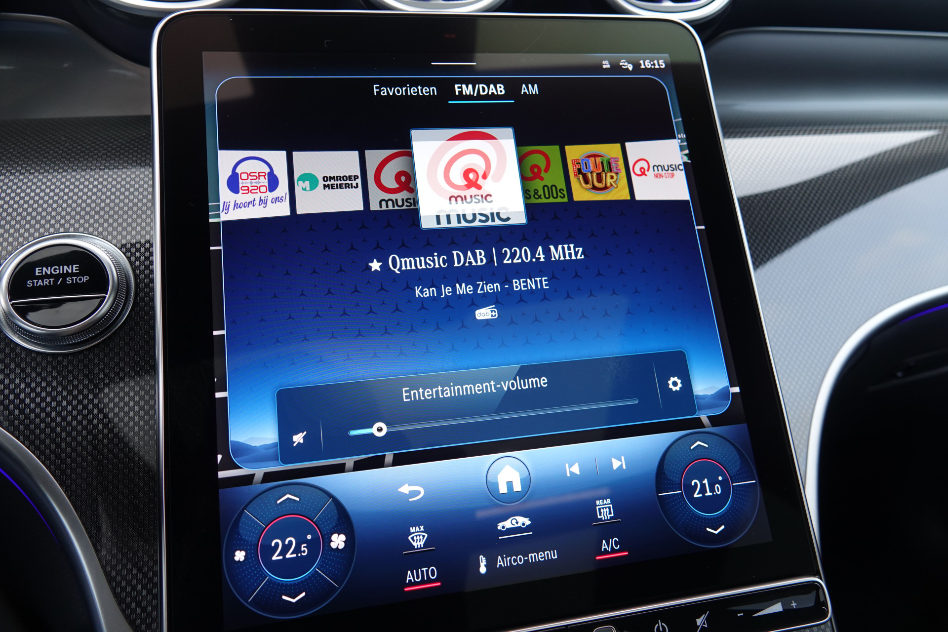 tweedehands Mercedes-Benz GLC 300e 4MATIC AMG Line | Pano | Burmester | Trekhaak | Night Pakket | 360 | Memory |  – beschikbaar bij Van de Velde Auto’s