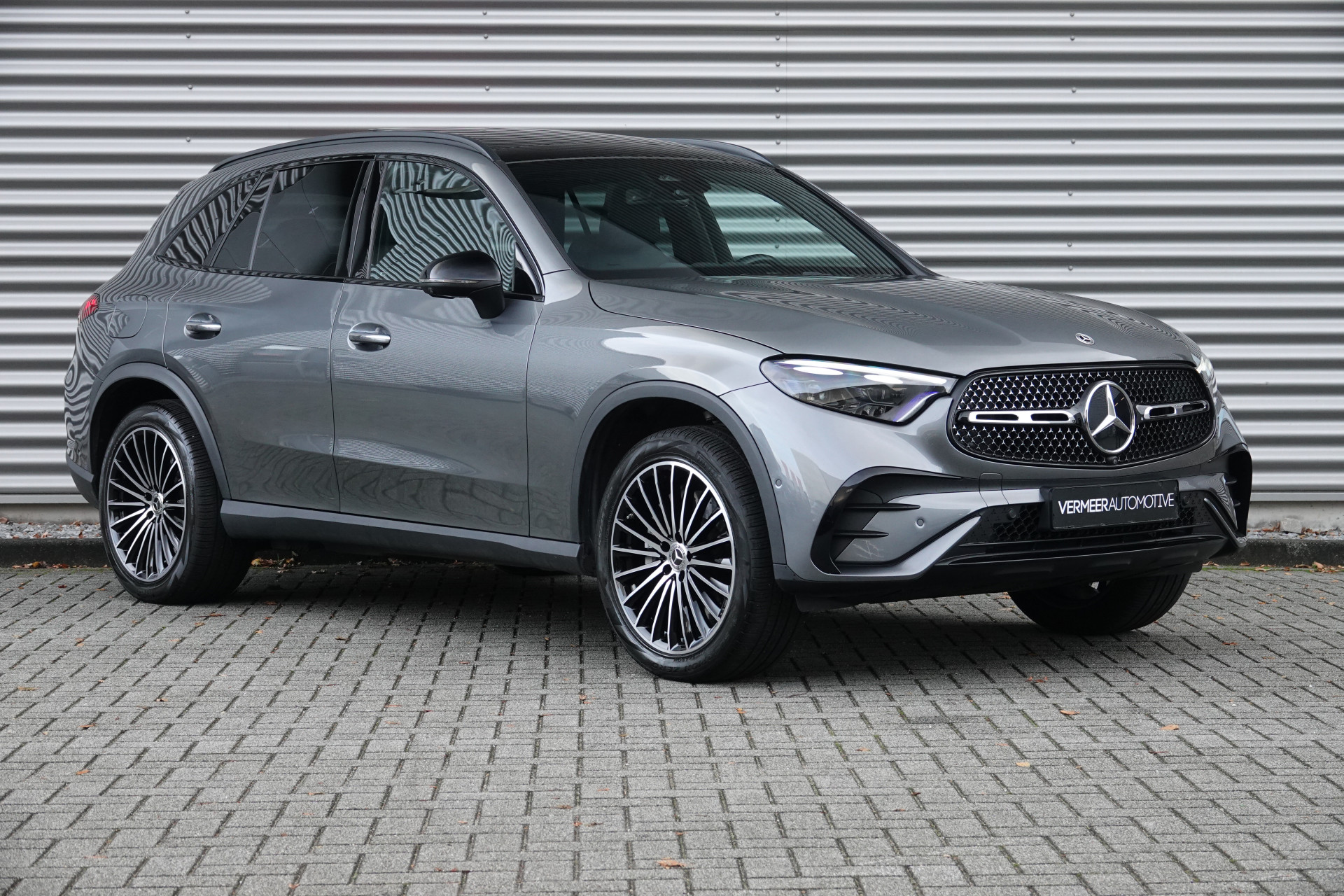 tweedehands Mercedes-Benz GLC 300e 4MATIC AMG Line | Pano | Burmester | Trekhaak | Night Pakket | 360 | Memory |  – beschikbaar bij Van de Velde Auto’s