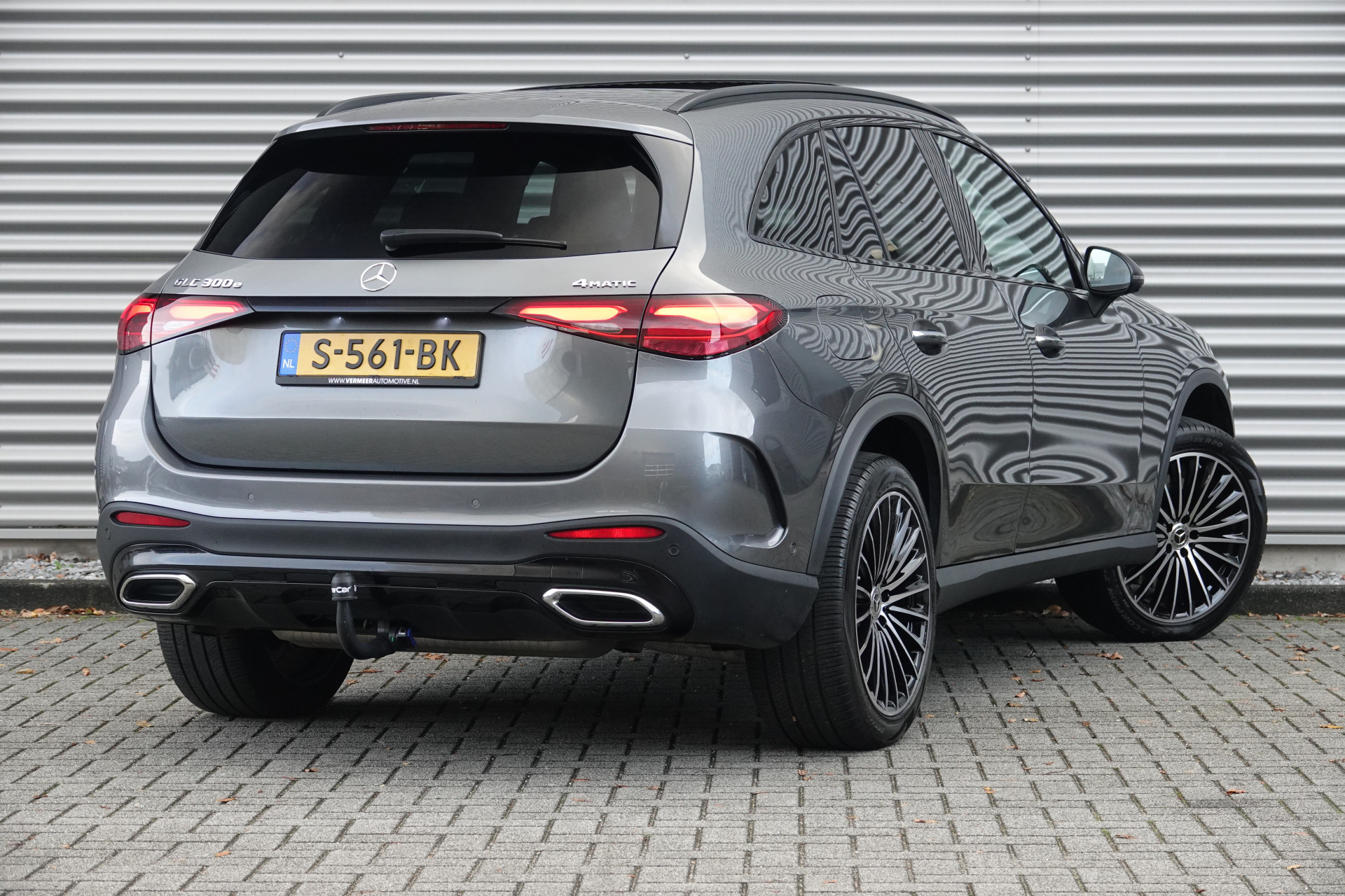 tweedehands Mercedes-Benz GLC 300e 4MATIC AMG Line | Pano | Burmester | Trekhaak | Night Pakket | 360 | Memory |  – beschikbaar bij Van de Velde Auto’s