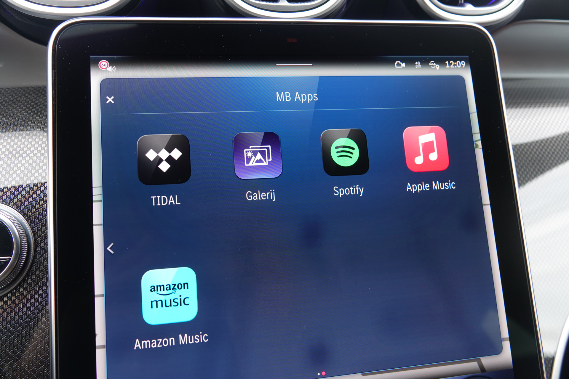 tweedehands Mercedes-Benz GLC 400e 4MATIC AMG Line | Pano | Achteras Sturing | Luchtvering | Burmester | Trekhaak | HUD |  – beschikbaar bij Van de Velde Auto’s