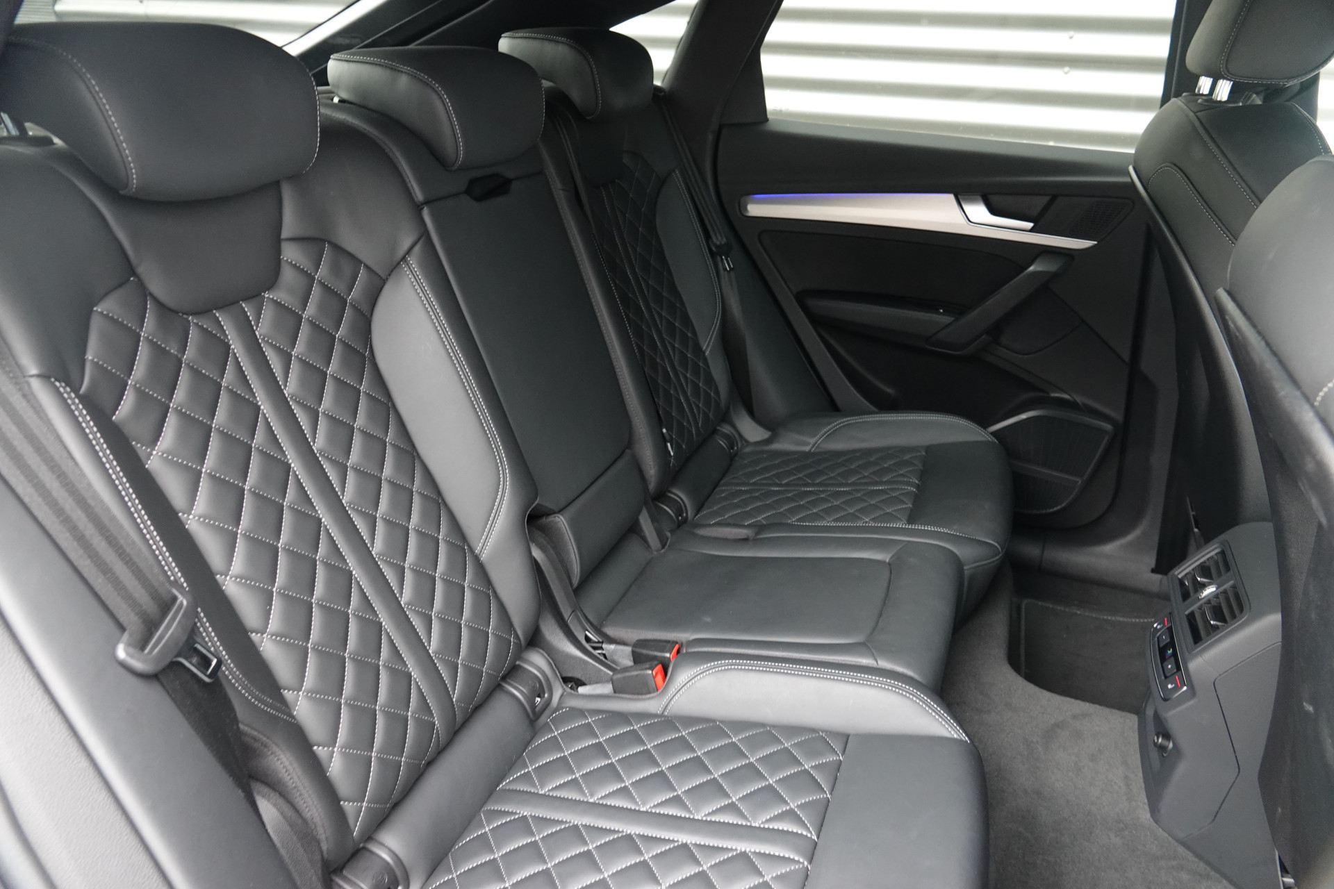 tweedehands Audi Q5 Sportback 50 TFSI e S edition | Sportstoelen | Luchtvering | B&O | Camera | S-Line |  – beschikbaar bij Van de Velde Auto’s