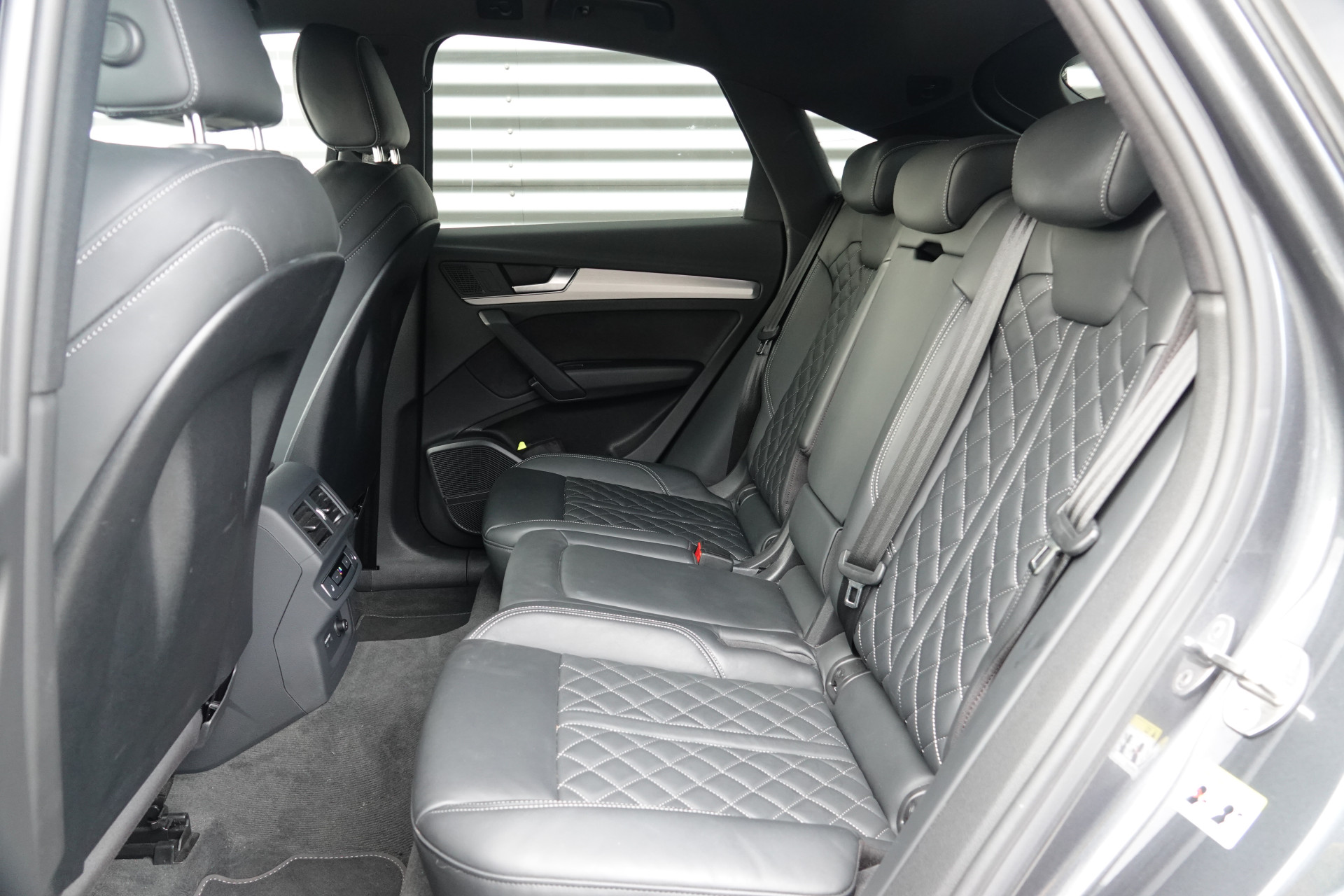 tweedehands Audi Q5 Sportback 50 TFSI e S edition | Sportstoelen | Luchtvering | B&O | Camera | S-Line |  – beschikbaar bij Van de Velde Auto’s