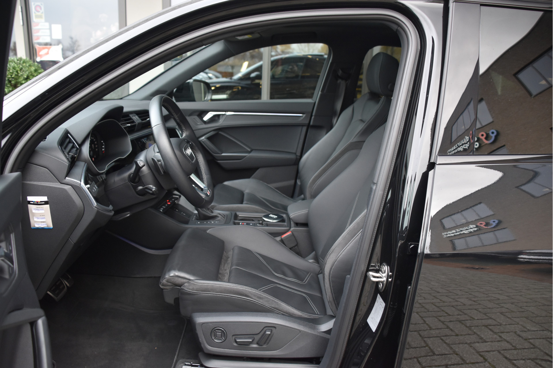 tweedehands Audi Q3 Sportback 45 TFSI e S edition | Panoramadak | Leder | Adapitve Cruise | Nieuwstaat ! |  – beschikbaar bij Van de Velde Auto’s