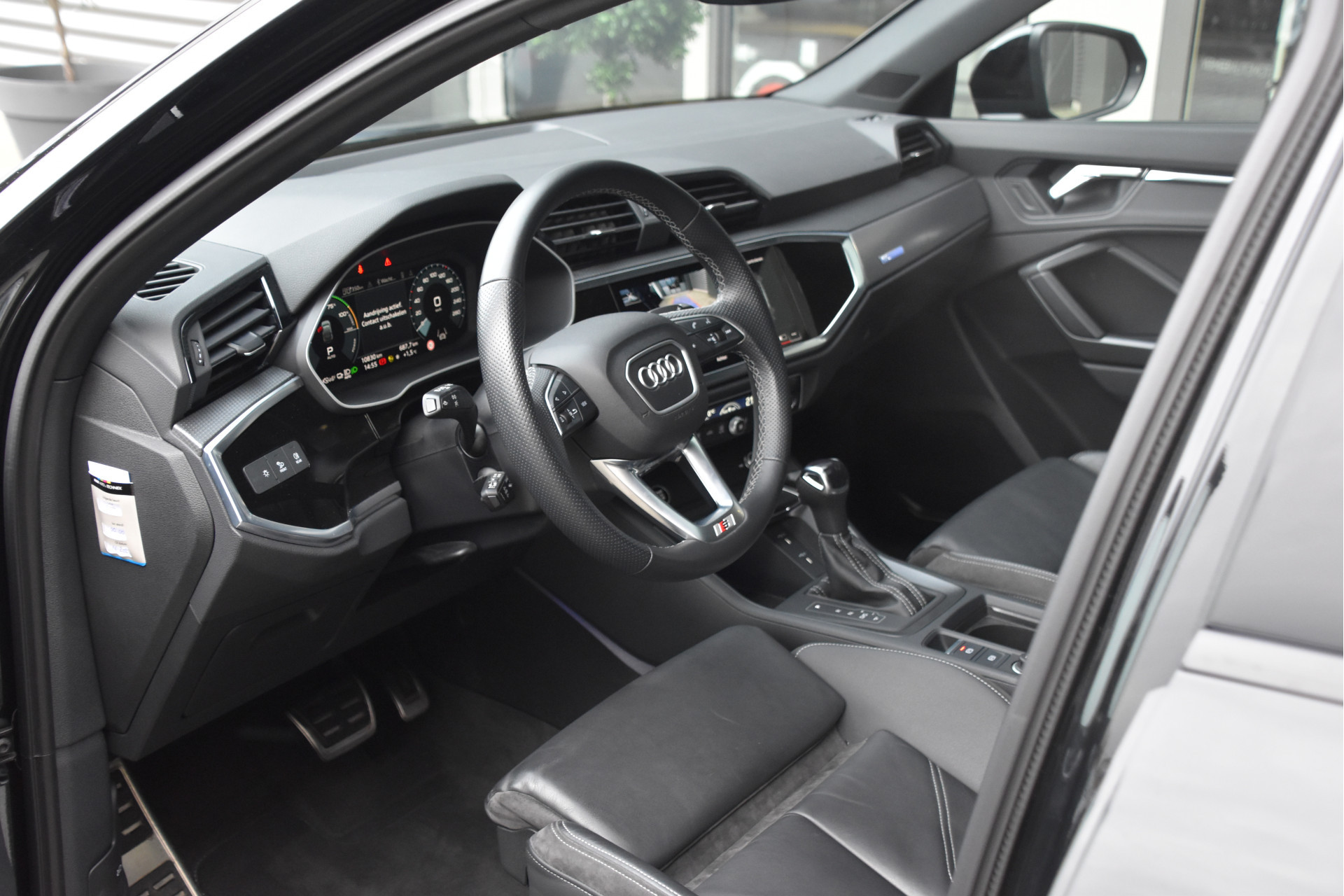 tweedehands Audi Q3 Sportback 45 TFSI e S edition | Panoramadak | Leder | Adapitve Cruise | Nieuwstaat ! |  – beschikbaar bij Van de Velde Auto’s