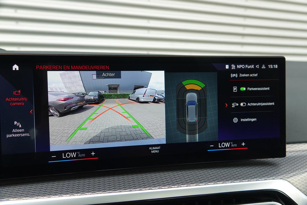 tweedehands BMW 3 Serie Touring 330e xDrive M-Sport | Panoramadak | HUD | Facelift | Camera | SOH 99% |  – beschikbaar bij Van de Velde Auto’s